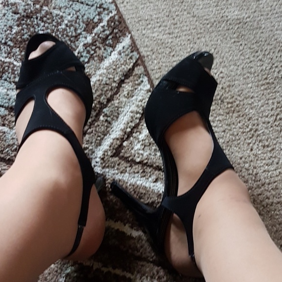 Size 11 5" high heels - Picture 2 of 4